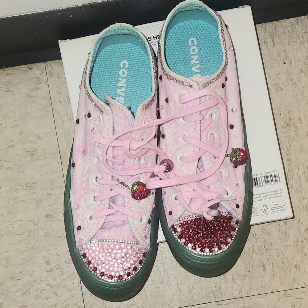 Custom strawberey shortcake Converse All Star women's shoes size 7